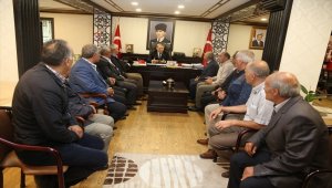 Artvin Valisi Doğanay, muhtarların sorunlarını dinledi
