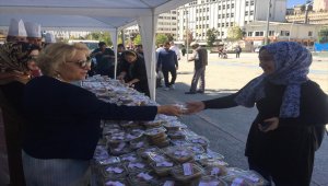 Bolu'da 10 bin kişiye aşure dağıtıldı