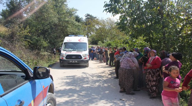 Devrilen patpatın altında kalan çocuk yaralandı