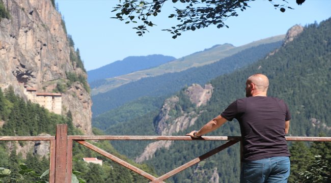 Doğu Karadeniz'in turizm gözdesi "Sümela"