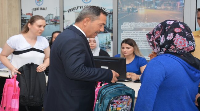 Ereğli Belediyesinden kırtasiye yardımı