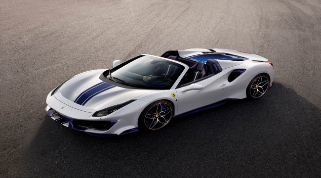 Ferrari 488 Pista Spider tanıtıldı