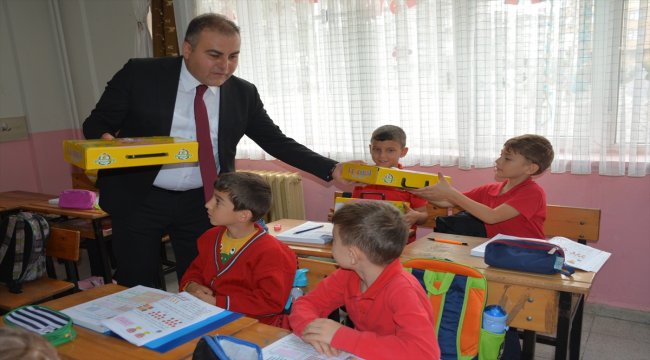 Görele Belediye Başkanı Erener'den öğrencilere eğitim seti