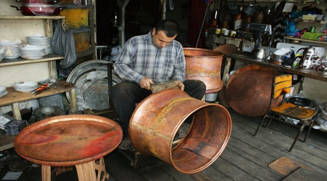 Kalaycılık mesleğini yaşatmaya çalışıyor