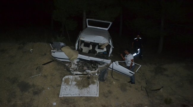 Karabük'te otomobil devrildi: 2 yaralı