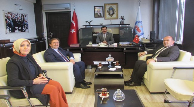 Kaymakam Koşal, Başhekim Seven'i makamında kabul etti