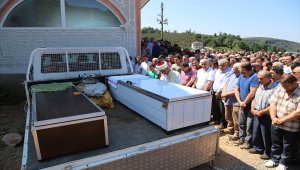 Kazada ölen anne ile oğlu toprağa verildi