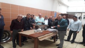 Maden işçilerine aşure ikramı