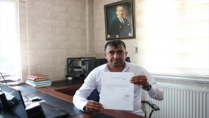 Muhtarlık maaşını hazineye bağışladı