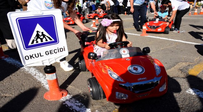Protokol üyeleri simülasyon aracında kaza anını yaşadı