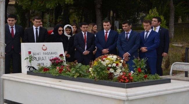 Şehit Başsavcısı Uzun, mezarı başında anıldı