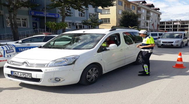 Taşova'da trafik denetimleri