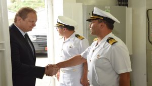 Türk tank çıkarma gemisi TCG Bayraktar Trabzon'da