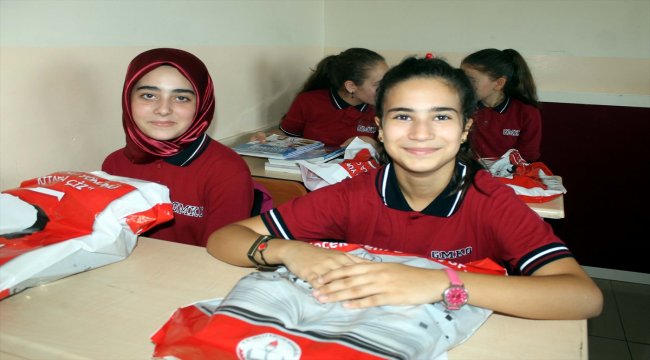 Zonguldak'ta, yeni eğitim-öğretim yılı başlaması dolayısıyla tören düzenlendi