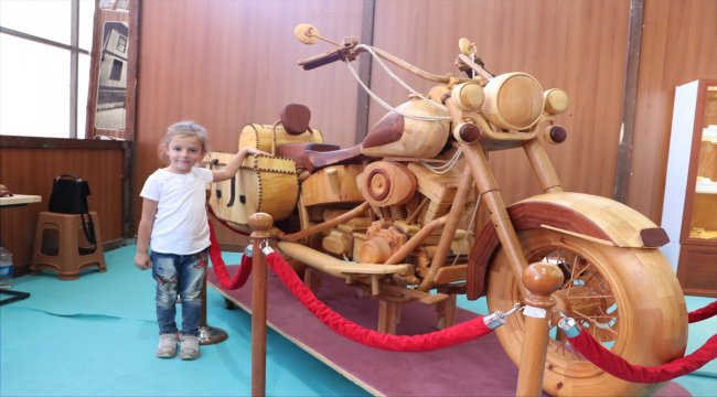 Ahşap Fuarı'nın ilgi odağı "ahşap motosiklet"