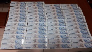 Ayakkabıya saklanan sahte parayla yakalanan şüpheli tutuklandı