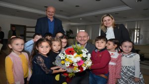 Başkan Kul anaokulu öğrencileri ile görüştü