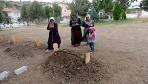 "Bayram bize çiçek getiriyordu, artık biz ona çiçek getireceğiz"
