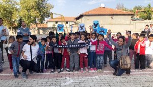 Beşiktaş taraftarından köy okullarına yardım