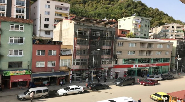 Dereli'de binaların dış cepheleri yenileniyor