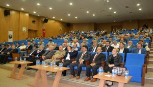 "Din Hizmetine Adanmış Ömürler" konferansı