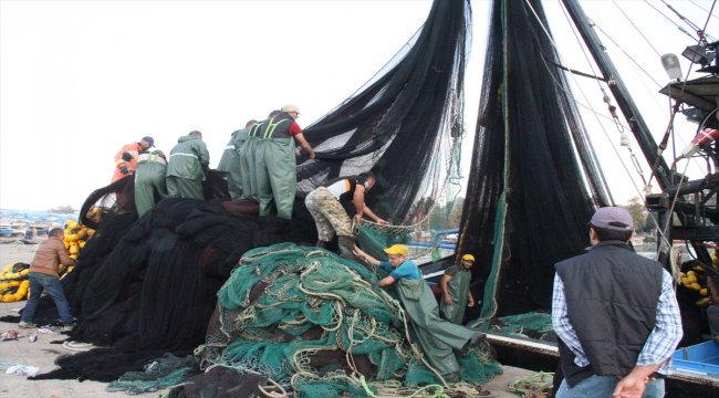 Düzce'de fırtına tekneleri alobora etti