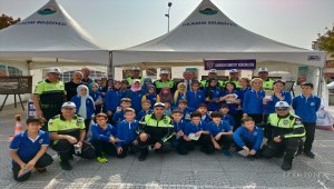 Emniyet kemerinin önemi simülatörle anlatıldı