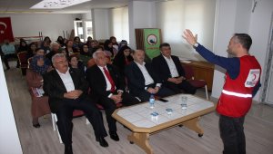 Eynesil'de "Afetlerden Koruma Bilinci ve İlk Yardım" eğitimi