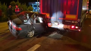 Giresun'da otomobil tıra çarptı: 1 ölü, 1 yaralı