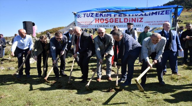 İki bin rakımlı dağa tuz ektiler
