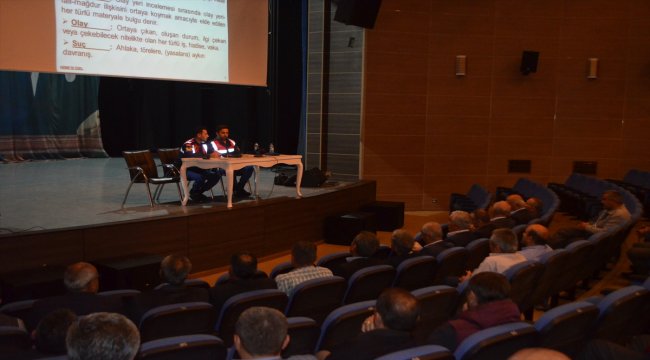 Jandarma, olay yeri inceleme hususunda muhtarları bilgilendirdi