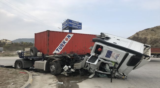Karabük'te iki tır çarpıştı: 3 yaralı