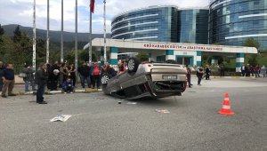 Karabük'te trafik kazası güvenlik kamerasına yansıdı