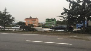 Karşı şeride geçen tır iki araçla çarpıştı: 4 yaralı