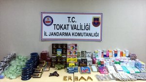 Markette izinsiz tıbbi ilaç, av ve silah malzemeleri satışı