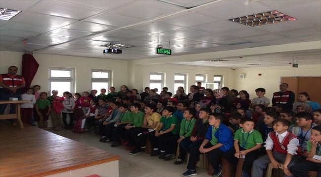 Öğrencilere trafik eğitimi verildi