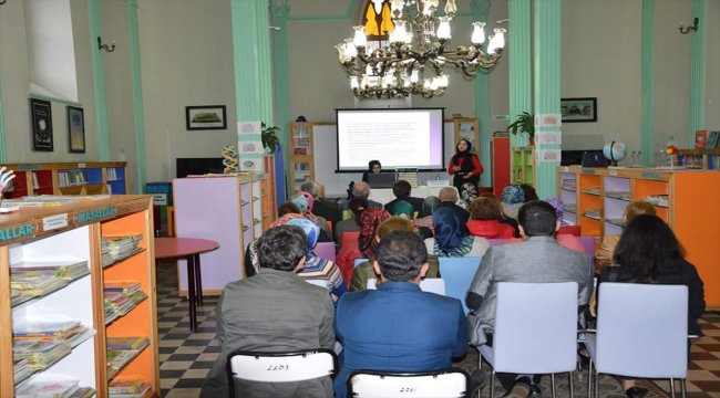 Öğrencilere ve ailelere seminer