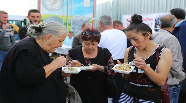Sarp Sınır Kapısı'nda kayın mantarı ikramı
