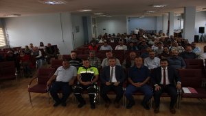 Suluova'da servis çalışanlarına trafik eğitimi