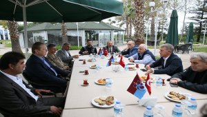 Trabzon Valisi Yavuz'dan Ünal Karaman'a başsağlığı ziyareti