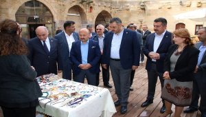 Vali Varol, tarihi Taşhan’da incelemelerde bulundu