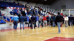 Voleybol maçında gerginlik