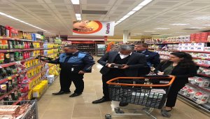 Zabıta ekipleri etiket, tarife ve fiyat kontrolü yaptı