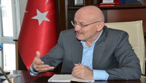 Belediye ihtiyaç sahiplerinin evlerini temizliyor