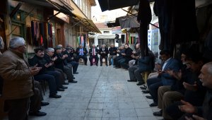 Çorum'da esnaf toplumun birliği için semaya el açtı