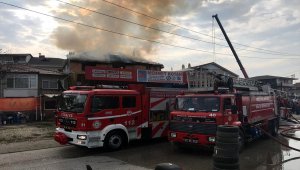 Düzce'de ev ve iş yeri yangını