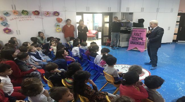 Emekli öğretmenler torunlarının okulunda