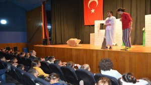 Ereğli'de çocuklara ücretsiz tiyatro gösterimi