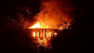 GÜNCELLEME - Tarihi konakta yangın