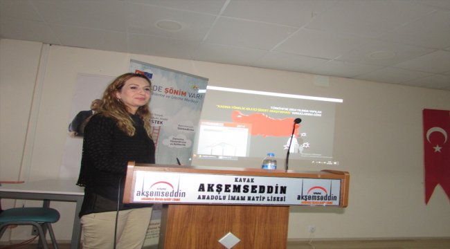 Kavak'ta "kadına şiddet" konulu konferans verildi
